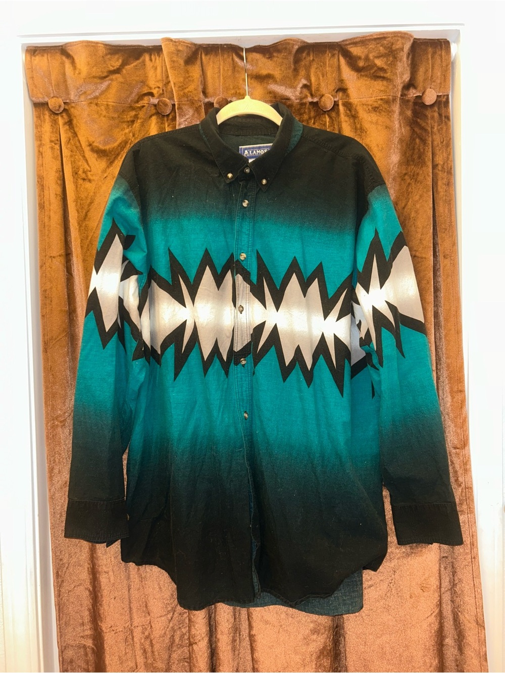 Vintage Alamosa/Brooks & Dunn Geometric Western Style Button Down